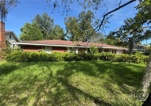 Photo 1 of Single family home for sale at 110 Oglesby Ave, Savannah, GA 31408 | MLS# SA366217 | Listing updated on 2026-10-23