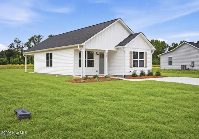 Photo 1 of Single family home for sale at 223 Rae St, Warsaw, NC 28398 | MLS# 100611054 | Listing updated on 2026-10-17