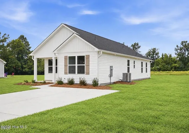 Photo 2 of Single family home for sale at 223 Rae St, Warsaw, NC 28398 | MLS# 100611054 | Listing updated on 2026-10-17