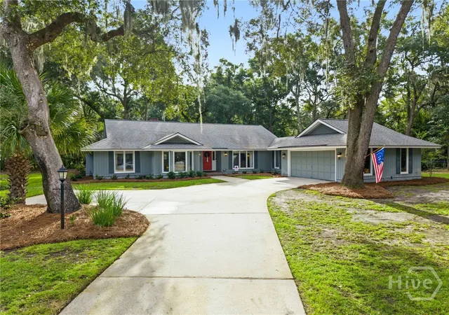 Photo 1 of Single family home for sale at 13 Gossamer Ln, Savannah, GA 31411 | MLS# SA365777 | Listing updated on 2026-10-18