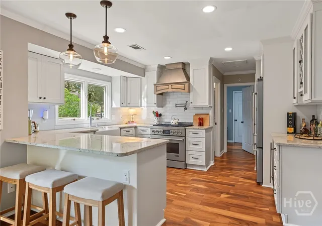 Photo 4 of Single family home for sale at 13 Gossamer Ln, Savannah, GA 31411 | MLS# SA365777 | Listing updated on 2026-10-18