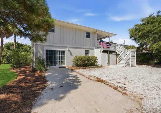 Photo 4 of Single family home for sale at 10 Center Ter, Tybee Island, GA 31328 | MLS# SA360051 | Listing updated on 2026-09-04