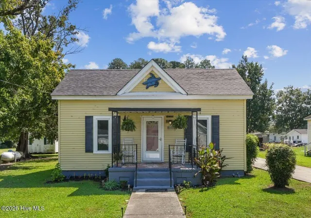 Photo 1 of Single family home for sale at 304 S Pender St, Fremont, NC 27830 | MLS# 100601884 | Listing updated on 2026-09-25