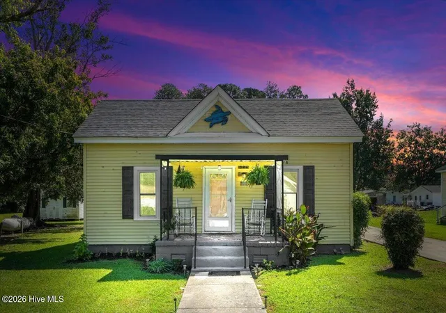 Photo 2 of Single family home for sale at 304 S Pender St, Fremont, NC 27830 | MLS# 100601884 | Listing updated on 2026-09-25