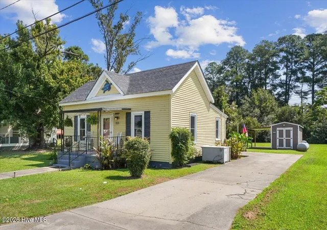 Photo 3 of Single family home for sale at 304 S Pender St, Fremont, NC 27830 | MLS# 100601884 | Listing updated on 2026-09-25