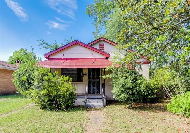 Photo 1 of Single family home for sale at 1110 W 49th Street, Savannah, GA 31405 | MLS# SA357218 | Listing updated on 2026-10-13