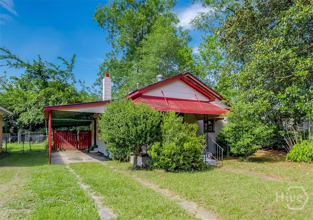 Photo 2 of Single family home for sale at 1110 W 49th Street, Savannah, GA 31405 | MLS# SA357218 | Listing updated on 2026-10-13