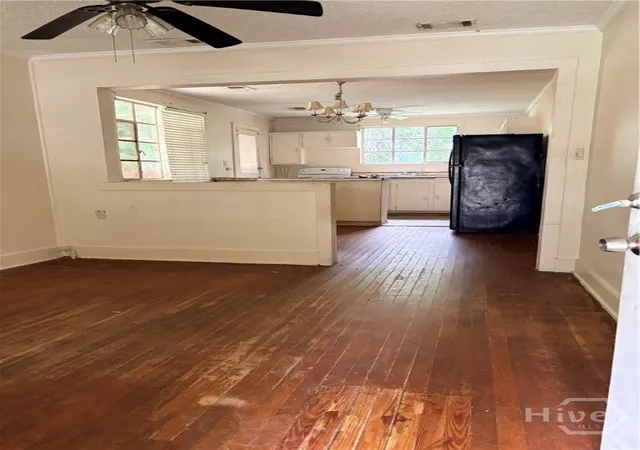 Photo 3 of Single family home for sale at 1110 W 49th Street, Savannah, GA 31405 | MLS# SA357218 | Listing updated on 2026-10-13