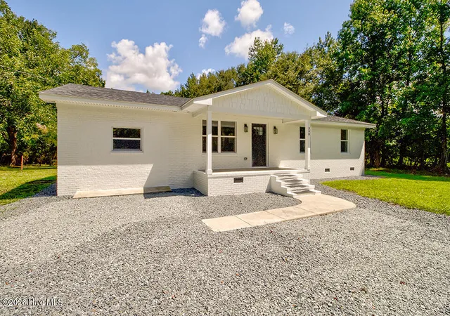 Photo 1 of Single family home for sale at 390 Newtown Loop Rd, Atkinson, NC 28421 | MLS# 100600405 | Listing updated on 2026-10-01