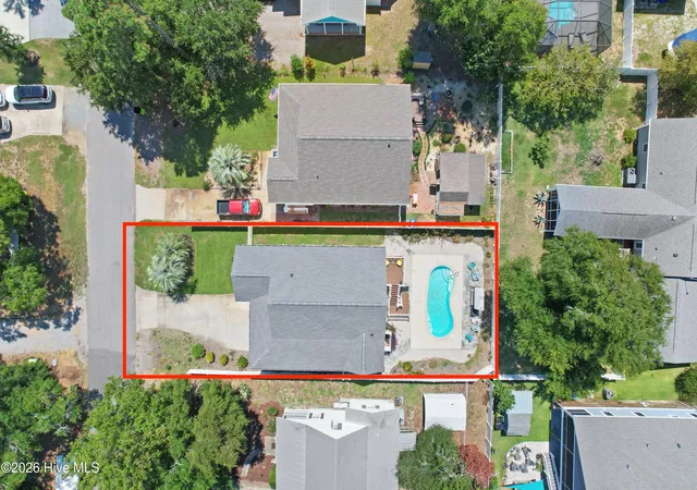 Photo 4 of Single family home for sale at 329 NE 59th Street, Oak Island, NC 28465 | MLS# 100601173 | Listing updated on 2026-10-01