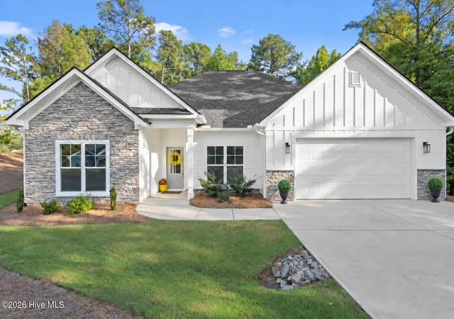 Photo 2 of Single family home for sale at 222 Louisa Ln, Mc Cormick, SC 29835 | MLS# 100602062 | Listing updated on 2026-09-10