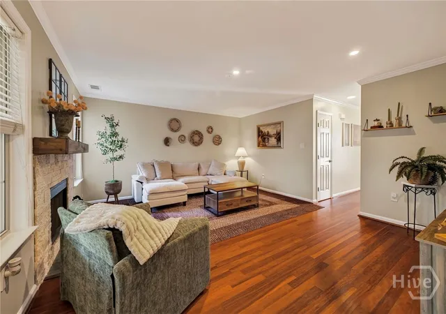 Photo 4 of Single family home for sale at 555 Oemler Loop, Savannah, GA 31410 | MLS# SA366675 | Listing updated on 2026-10-19
