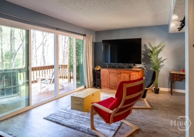 Listing Photo 4 - Condo for sale in building located at 106 Fernbanks Dr Ct, Athens, GA 30605