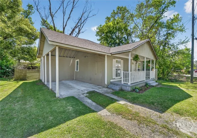 Photo 2 of Single family home for sale at 2019 Mcleod St, Savannah, GA 31405 | MLS# SA363711 | Listing updated on 2026-09-05