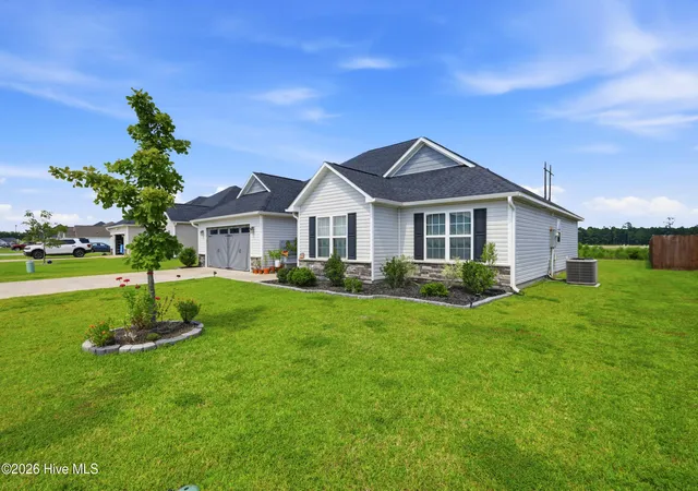 Photo 4 of Single family home for sale at 306 Wood House Dr, Jacksonville, NC 28546 | MLS# 100601336 | Listing updated on 2026-09-17