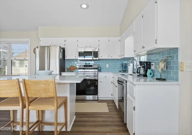 Photo 4 of Single family home for sale at 1004 Ocean Dr, Emerald Isle, NC 28594 | MLS# 100609709 | Listing updated on 2026-10-12
