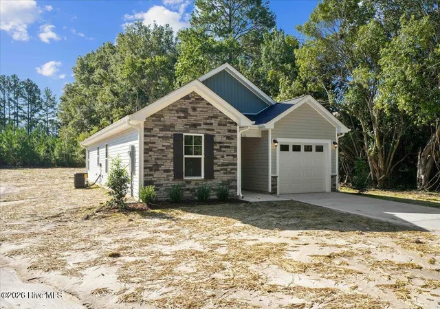 Photo 3 of Single family home for sale at 310 E Howard St, Roseboro, NC 28382 | MLS# 100600977 | Listing updated on 2026-09-11