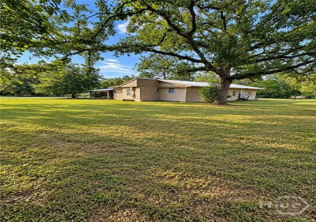 Photo 3 of Manufactured home for sale at 118 Mosley St, Reidsville, GA 30453 | MLS# SA364069 | Listing updated on 2026-09-05