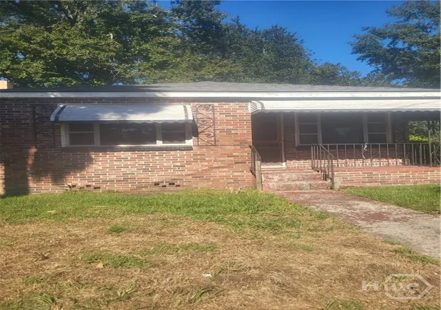 Photo 2 of Single family home for sale at 1400 Golden St, Savannah, GA 31415 | MLS# SA366410 | Listing updated on 2026-10-15