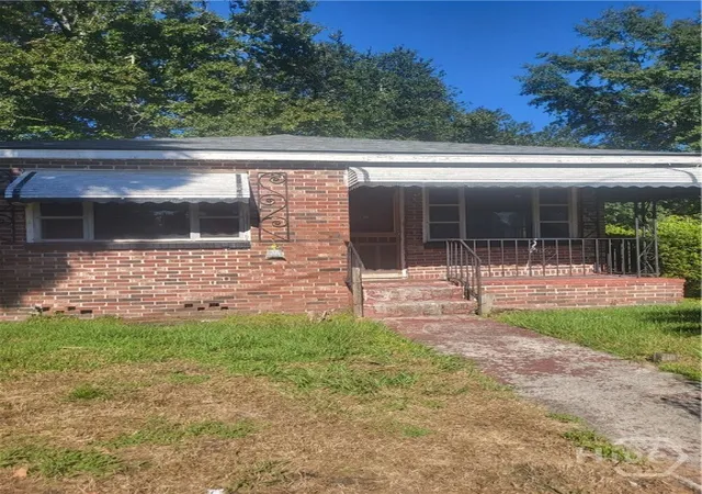 Photo 3 of Single family home for sale at 1400 Golden St, Savannah, GA 31415 | MLS# SA366410 | Listing updated on 2026-10-15