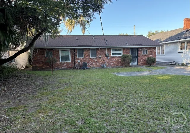 Photo 2 of Single family home for sale at 13 W 58th Street, Savannah, GA 31405 | MLS# SA365019 | Listing updated on 2026-10-19