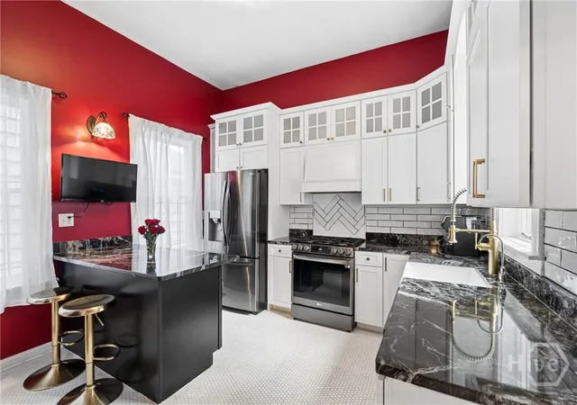 Photo 4 of Single family home for sale at 904 E Park Ave, Savannah, GA 31401 | MLS# SA361151 | Listing updated on 2026-09-09