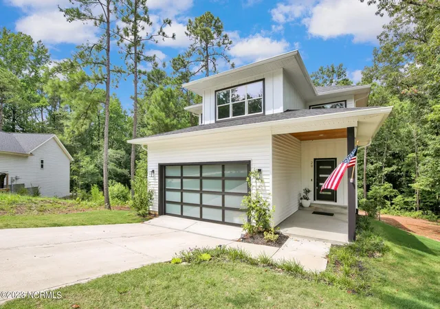 Photo 3 of Single family home for sale at 29 Minikahada Trl, Pinehurst, NC 28374 | MLS# 100600984 | Listing updated on 2026-09-08