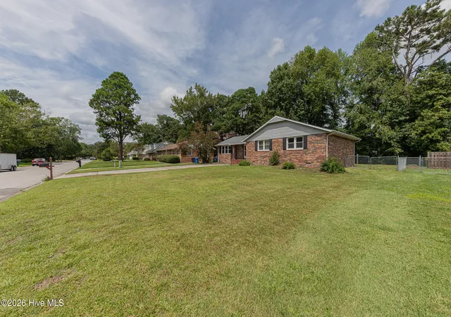Photo 2 of Single family home for sale at 102 Lionel Ave, Jacksonville, NC 28540 | MLS# 100600838 | Listing updated on 2026-09-06