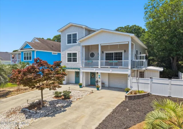 Photo 1 of Single family home for sale at 105 Se 17th Street, Oak Island, NC 28465 | MLS# 100546689 | Listing updated on 2026-10-05