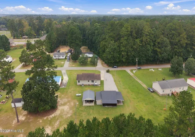 Photo 3 of Single family home for sale at 117 Hale St, Windsor, NC 27983 | MLS# 100608614 | Listing updated on 2026-10-19