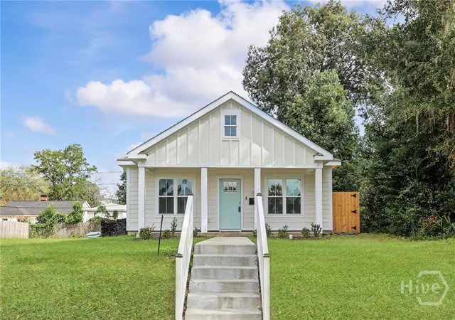 Photo 1 of Single family home for sale at 1520 E 56th Street, Savannah, GA 31404 | MLS# SA344284 | Listing updated on 2026-10-13