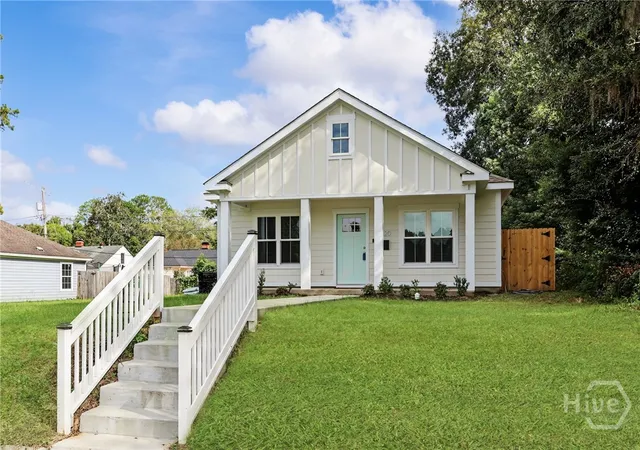 Photo 2 of Single family home for sale at 1520 E 56th Street, Savannah, GA 31404 | MLS# SA344284 | Listing updated on 2026-10-13