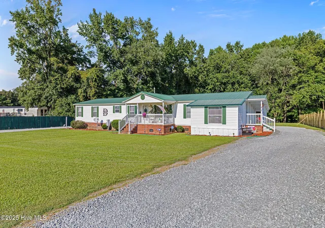 Photo 2 of Manufactured home for sale at 88 Holiday Ln, Newton Grove, NC 28366 | MLS# 100601635 | Listing updated on 2026-09-15