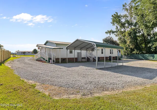 Photo 3 of Manufactured home for sale at 88 Holiday Ln, Newton Grove, NC 28366 | MLS# 100601635 | Listing updated on 2026-09-15