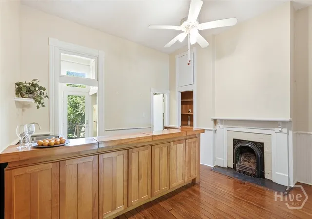 Listing Photo 4 - Condo for sale in building located at 411 E Huntingdon St, Savannah, GA 31401