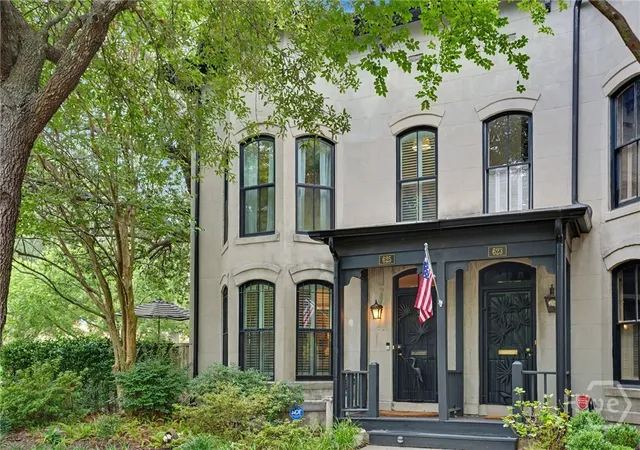 Photo 1 of Single family home for sale at 625 Tattnall St, Savannah, GA 31401 | MLS# SA365177 | Listing updated on 2026-10-21