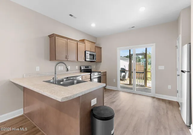 Photo 4 of Townhouse for sale at 608 Jacks Xing Dr, Hubert, NC 28539 | MLS# 100603170 | Listing updated on 2026-09-18