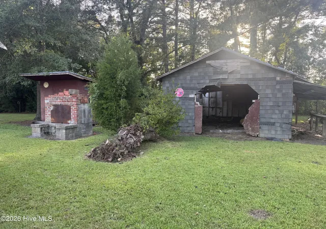 Photo 2 of Single family home for sale at 469 Nc 306, Grantsboro, NC 28529 | MLS# 100602143 | Listing updated on 2026-09-19