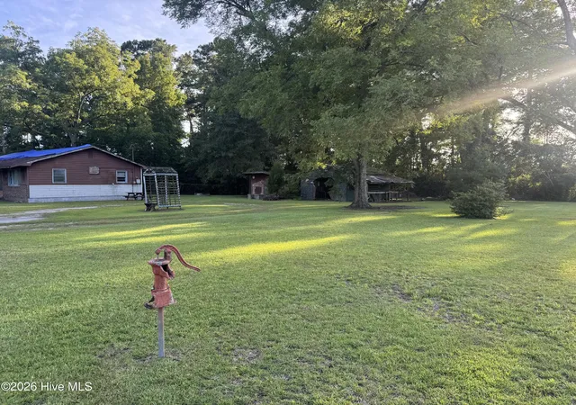 Photo 3 of Single family home for sale at 469 Nc 306, Grantsboro, NC 28529 | MLS# 100602143 | Listing updated on 2026-09-19