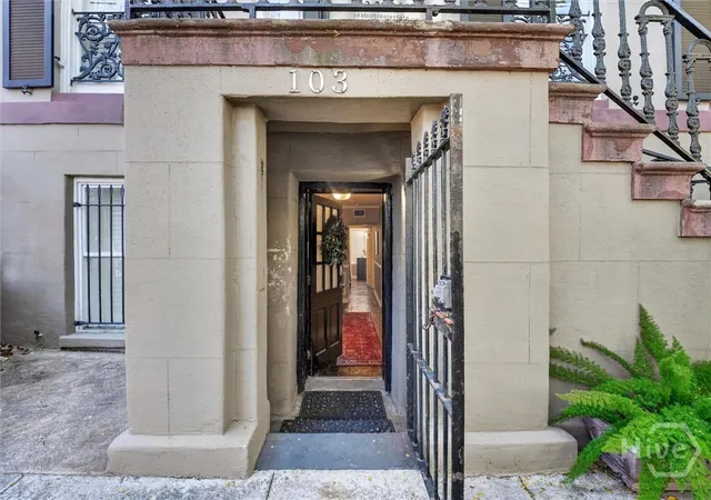 Listing Photo 5 - Condo for sale in building located at 103 W Gordon St, Savannah, GA 31401 - Unit #C