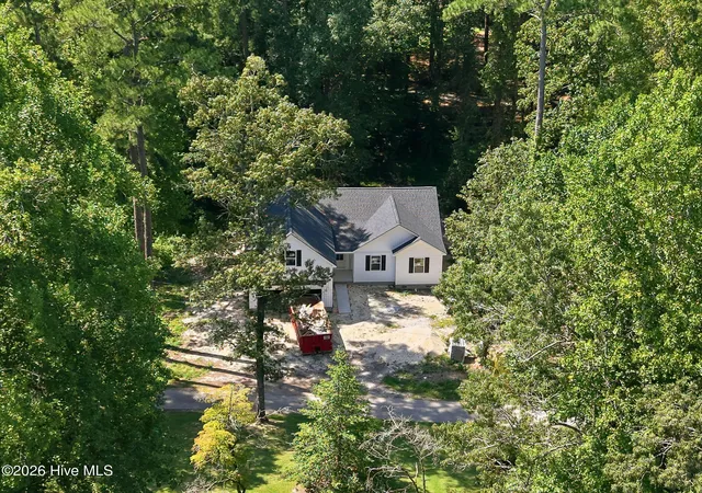Photo 1 of Single family home for sale at 101 Hillside Dr, Washington, NC 27889 | MLS# 100602142 | Listing updated on 2026-09-18