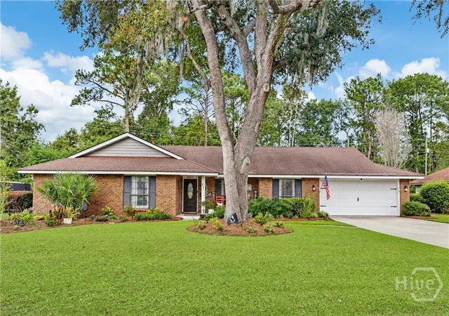 Photo 1 of Single family home for sale at 17 Jamaica Run, Savannah, GA 31410 | MLS# SA365155 | Listing updated on 2026-10-28