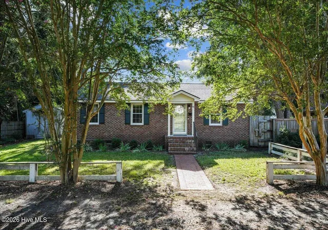 Photo 3 of Single family home for sale at 411 S 3rd Street, Smithfield, NC 27577 | MLS# 100602822 | Listing updated on 2026-09-18