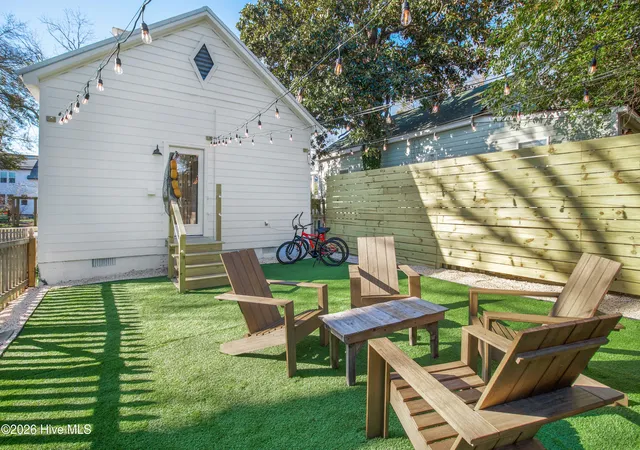 Photo 4 of Single family home for sale at 911 Dock St, Wilmington, NC 28401 | MLS# 100602457 | Listing updated on 2026-09-14
