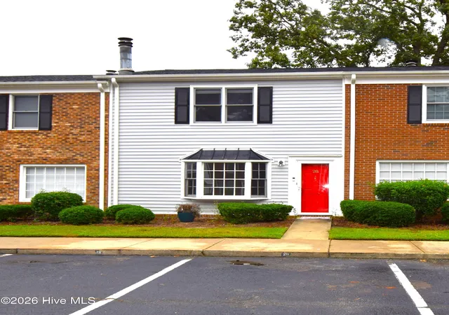 Townhouse for sale at 102 David Dr #F28, Greenville, NC 27858 | MLS# 100605972
