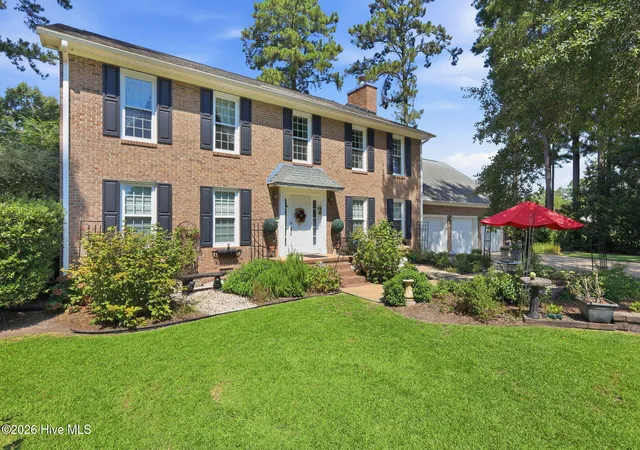 Photo 3 of Single family home for sale at 8002 Clubhouse Dr, New Bern, NC 28562 | MLS# 100598394 | Listing updated on 2026-09-20