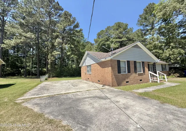Photo 2 of Single family home for sale at 124 Martin Sasser Dr, Rocky Mount, NC 27801 | MLS# 100530975 | Listing updated on 2026-09-25