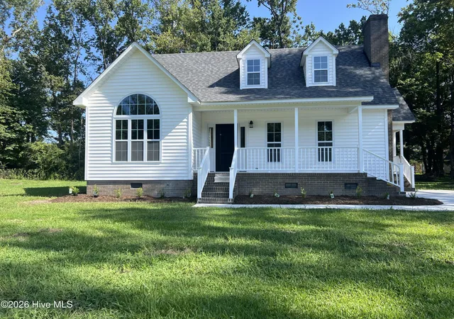 Photo 1 of Single family home for sale at 2304 Woodridge Dr, Winterville, NC 28590 | MLS# 100602155 | Listing updated on 2026-09-08