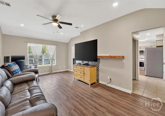 Photo 3 of Single family home for sale at 70 Parkside Dr, Richmond Hill, GA 31324 | MLS# SA364518 | Listing updated on 2026-09-15