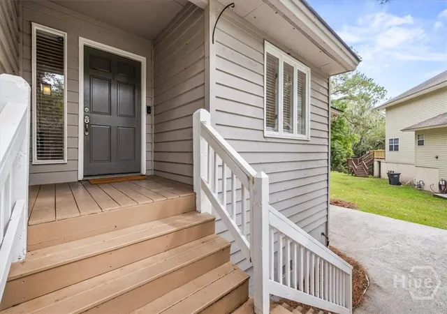 Photo 3 of Single family home for sale at 12 Moss Pointe Ct, Savannah, GA 31410 | MLS# SA363622 | Listing updated on 2026-10-20